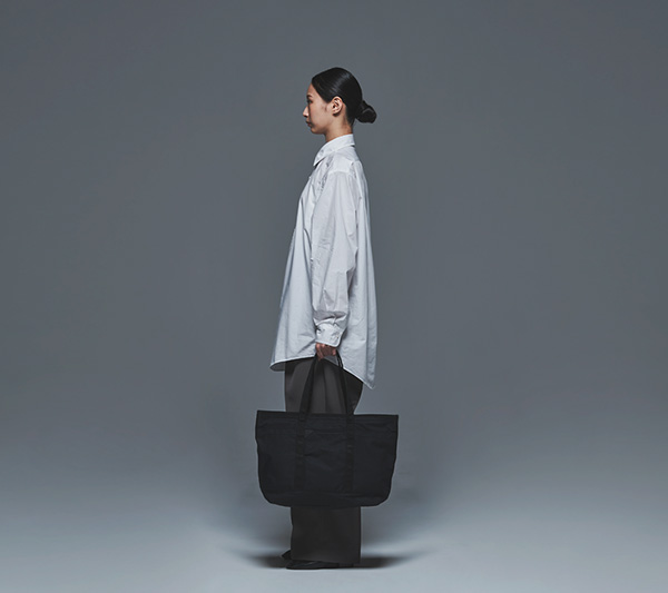 TOTE STANDARD L BLACK | STANDARD | PRODUCTS | MONOLITH ONLINE
